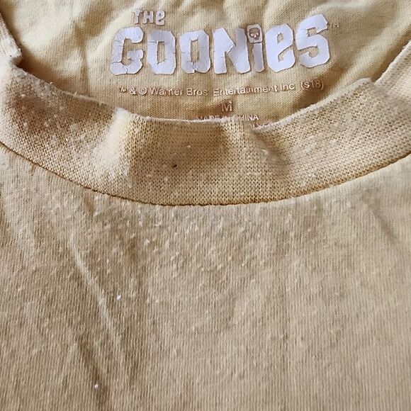 Goonies Size Medium Tshirt With Front And Back Graphics - Picture 3 of 7